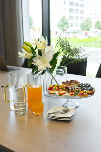 Catering podany w sali - napoje i przekąski